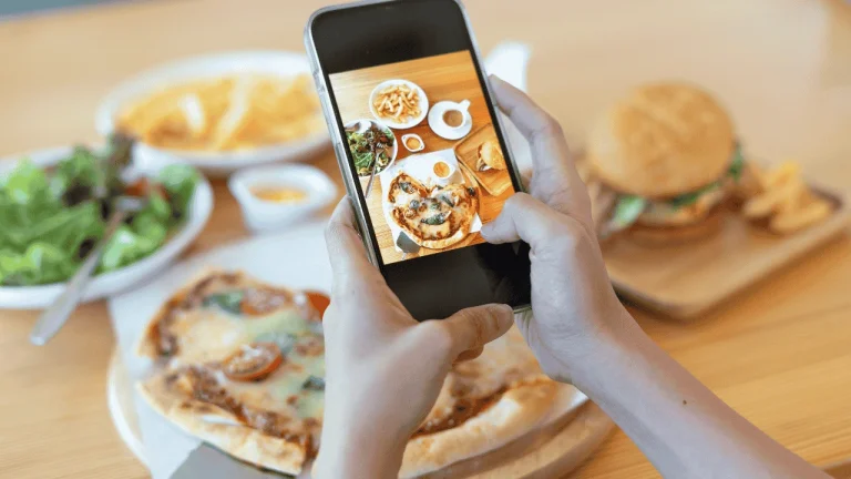 Here’s How You Can Get Paid $10 Everytime to Take Photo of Your Food!
