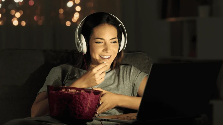 7 Simple Ways to Make Money Watching Netflix!